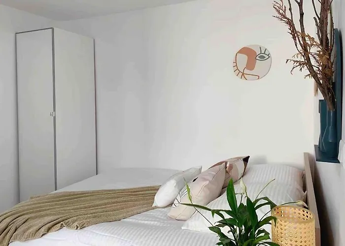 Cosy With Marais *
