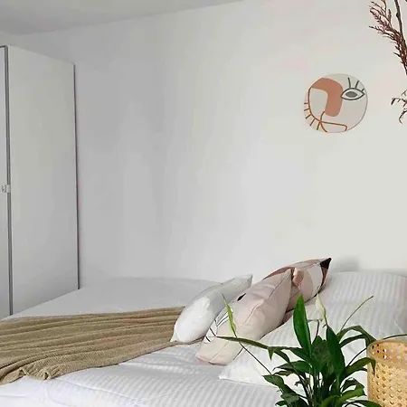 Cosy With Marais *