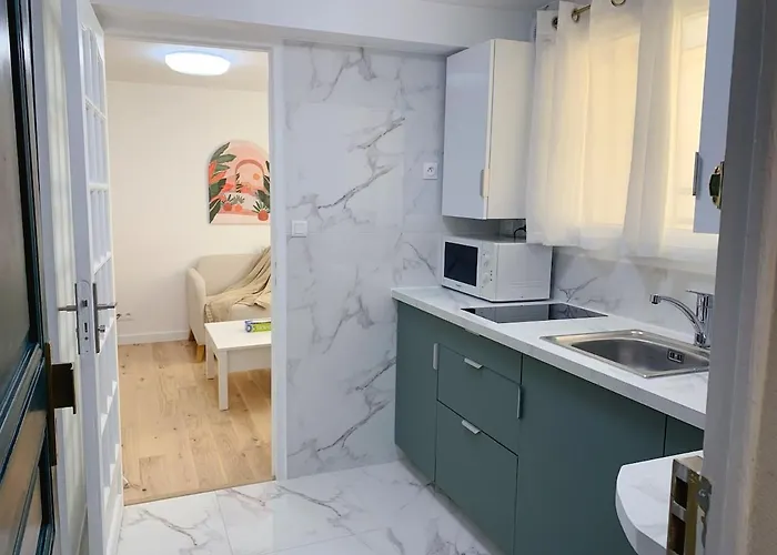 Cosy With Marais Daire